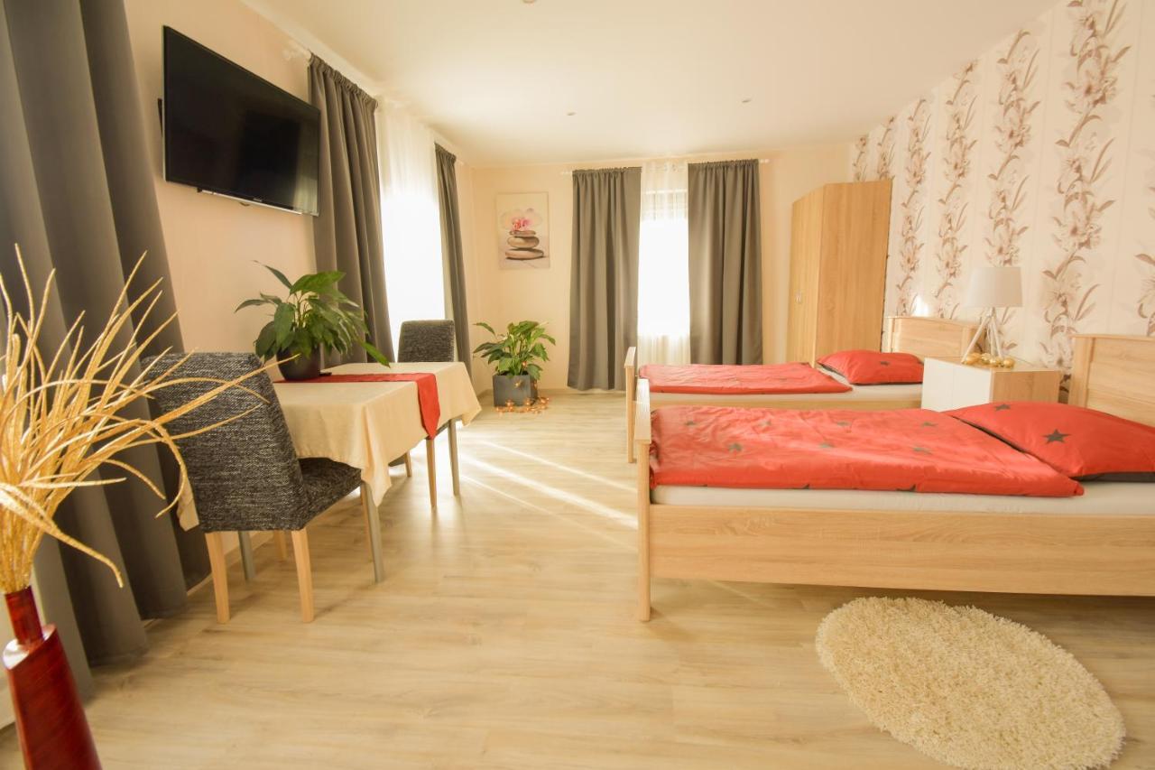 Mainzimmer - Business Apartments Hasloch  Экстерьер фото