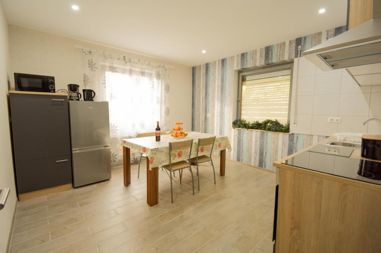 Mainzimmer - Business Apartments Hasloch  Экстерьер фото